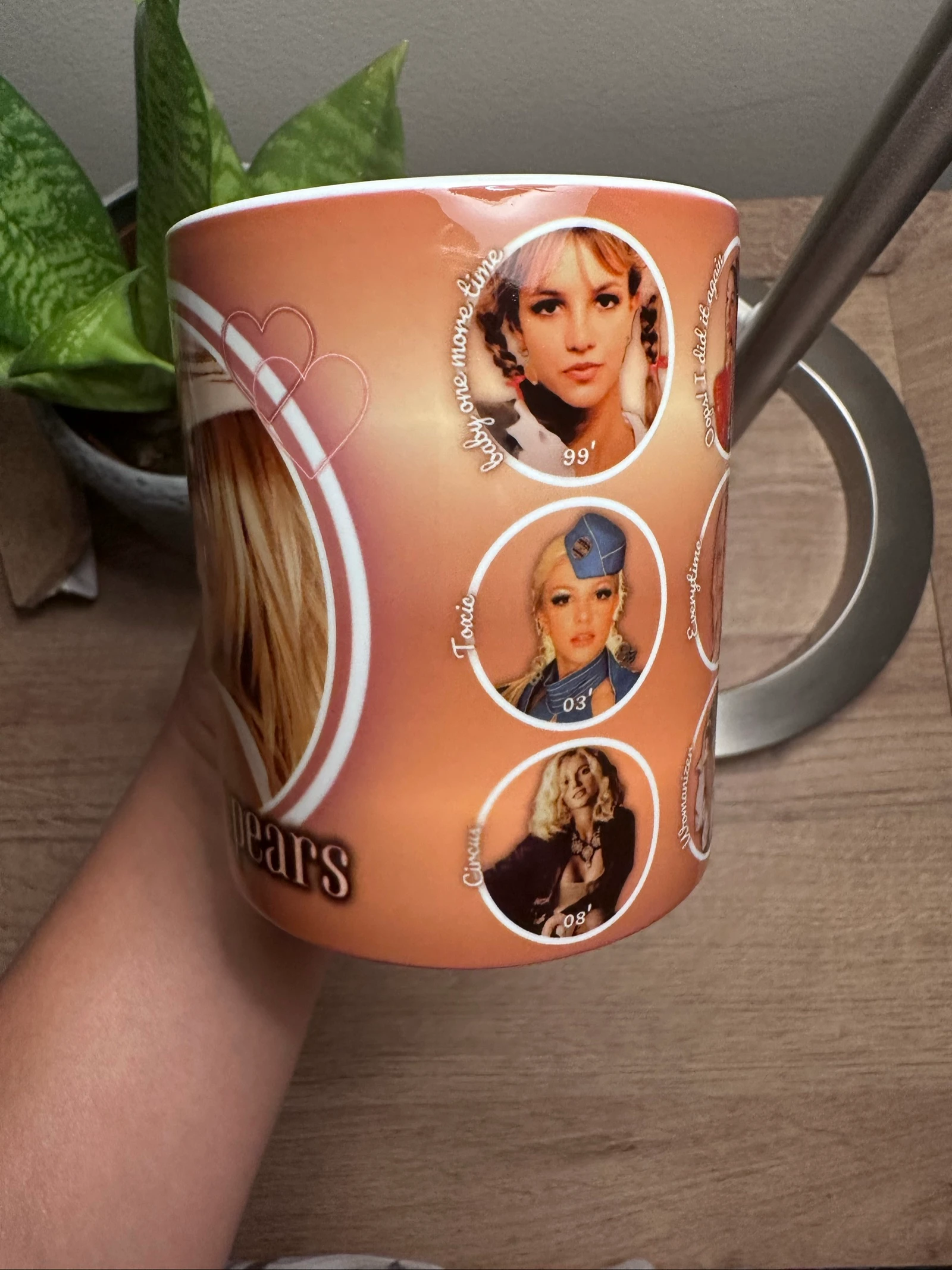 Taza Britney Spears – Épocas / Videoclips Icónicos – photo 2